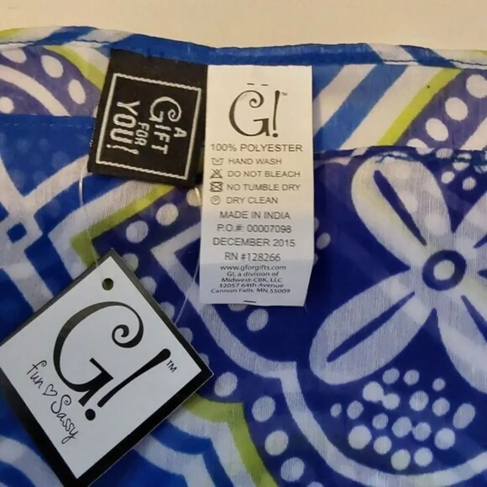 NWT G! Womens Beautiful Infinity Polyester Scarf, Colors of Blue,‎ White & Green
